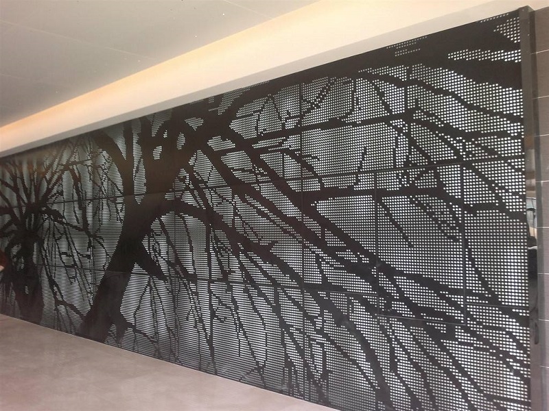 如何选择铝单板加工的铝板雕刻机型号